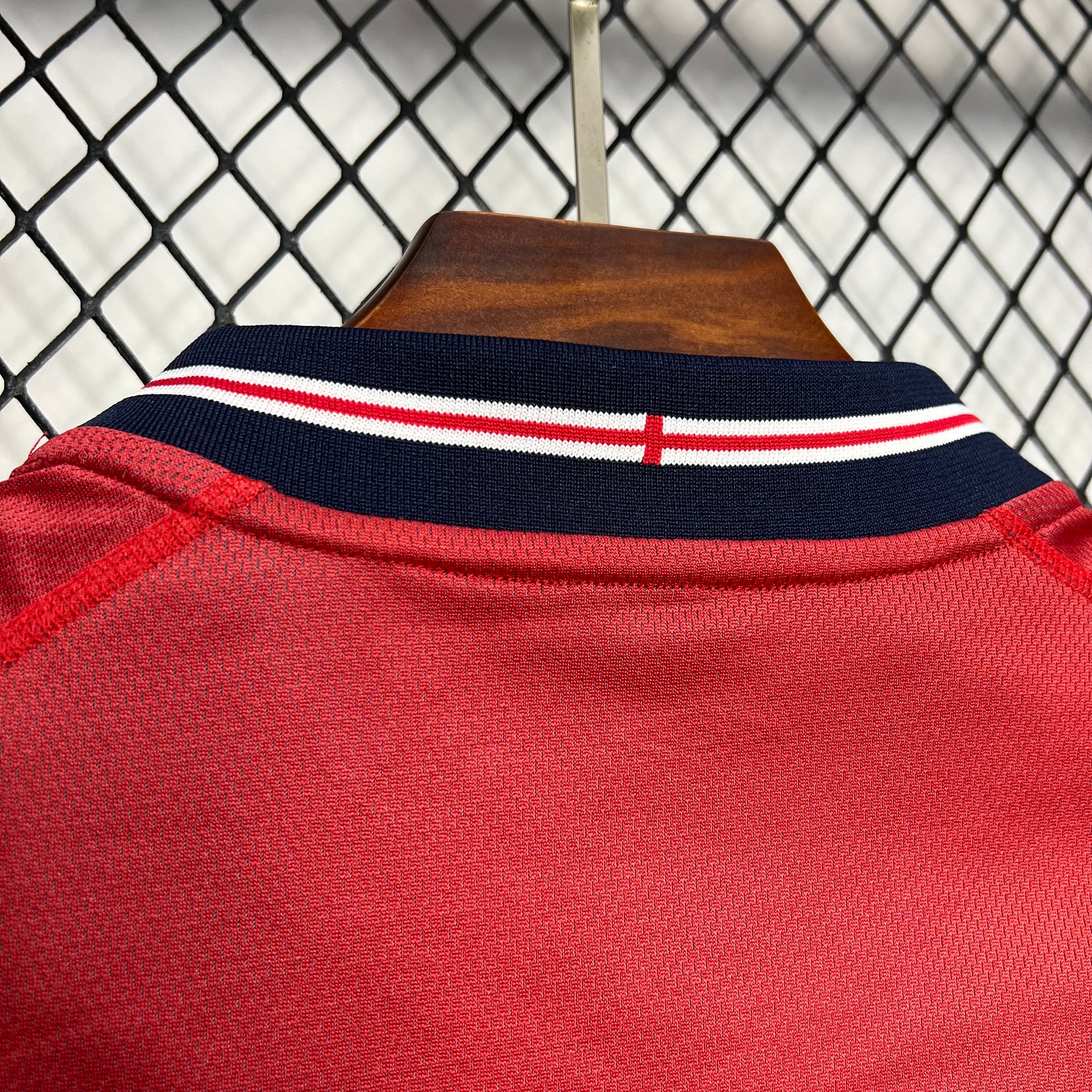 England 01/02 (Away)