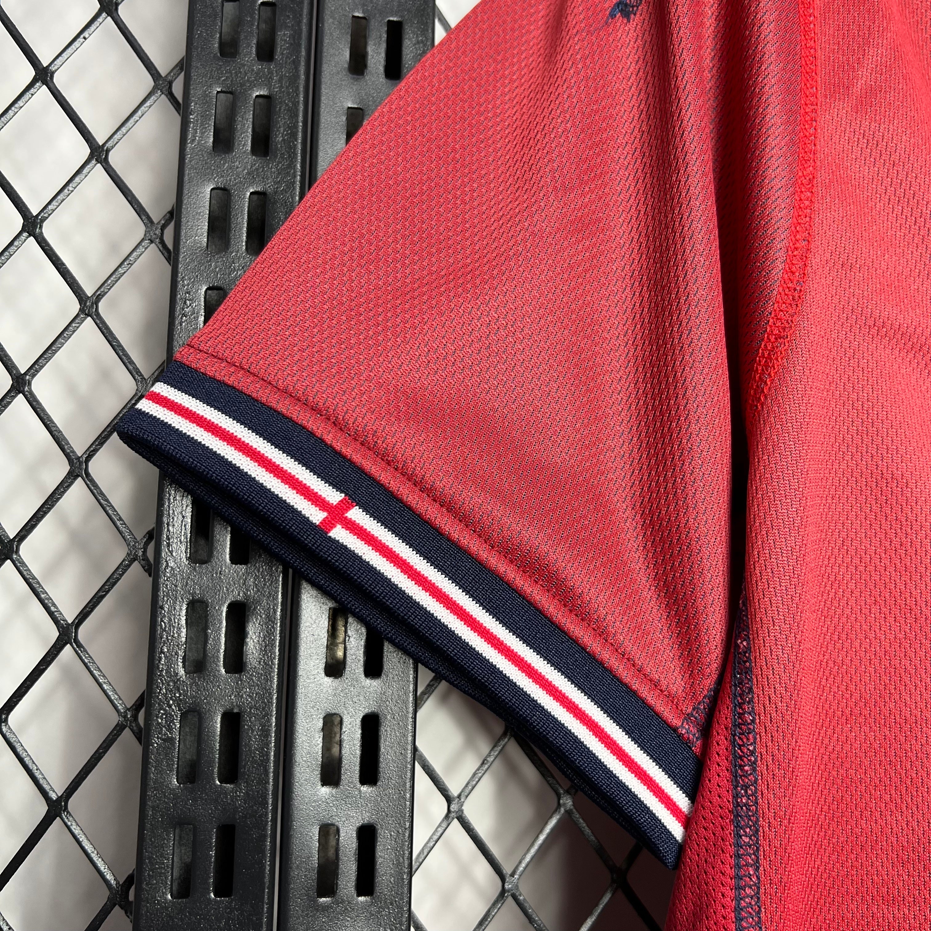 England 01/02 (Away)