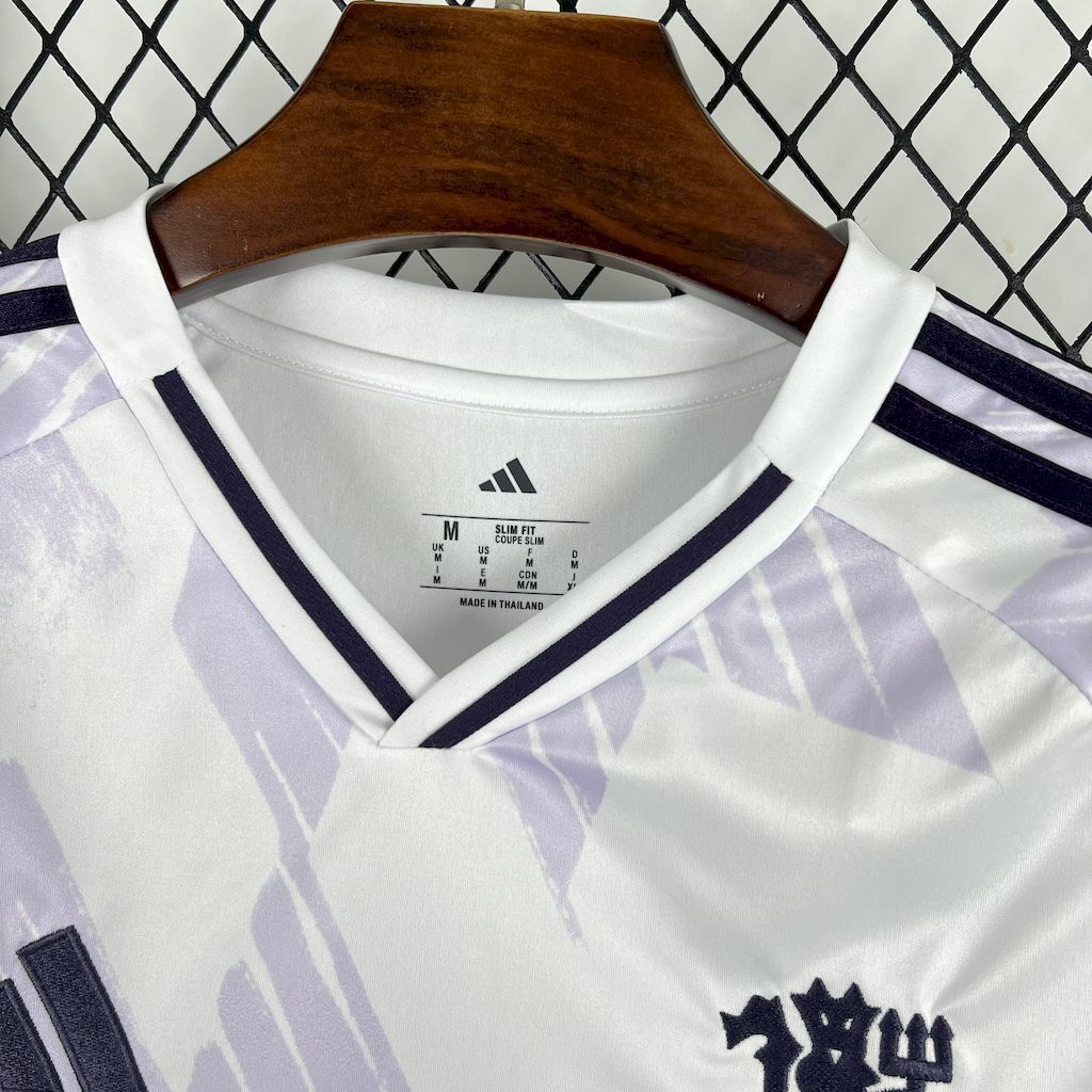 Manchester United 25/26 Away