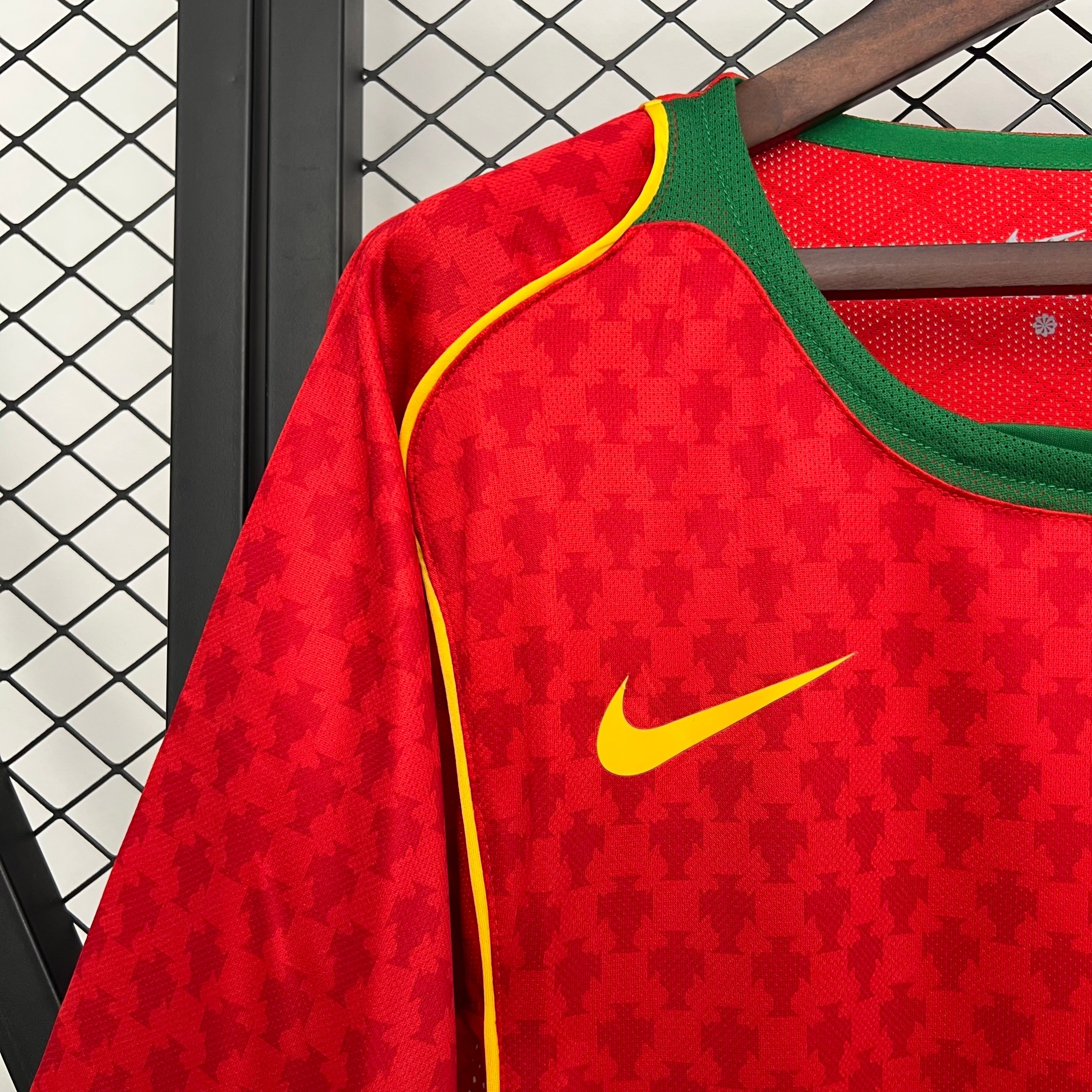 Portugal 03/04 (Home)